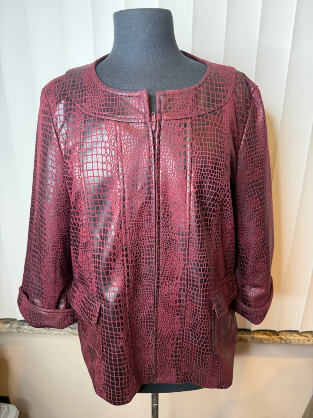 Susan Graver Maroon style faux leather zipper jacket snake skin pattern size Med